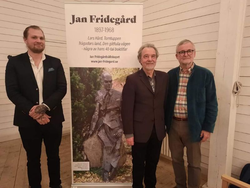 Kjell Johansson mottog Håbo kommuns pris 2022 vid en ceremoni på Biskops-Arnö den 28 oktober där Rasmus Landström talade om Arbetarlitteraturens återkomst och Mats O Karlsson som juryns ordförande föredrog motiveringen.